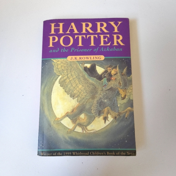 Harry Potter and the Prisoner of Azkaban Paper Back Book - Picture 1 of 7
